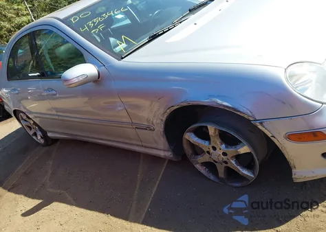 2007 Mercedes-Benz C 230 Sport из США, поврежденный, VIN WDBRF52H07A933874